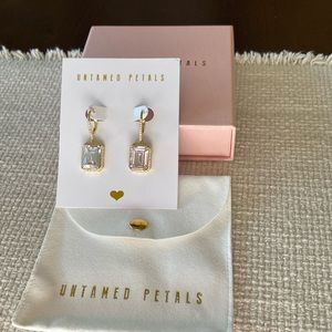 Bran New Untamed Petals Lotus Drops in Gold